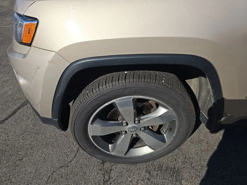 Used 2014 Beige Jeep Limited image 10
