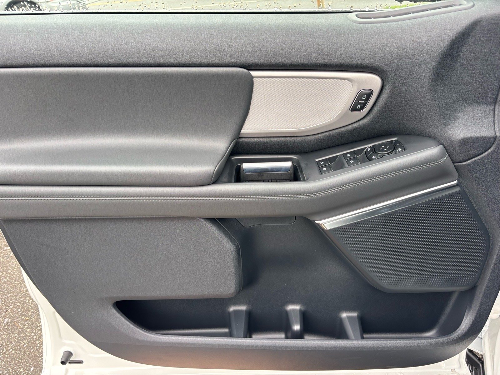 New 2027 Star White Metallic Tri-Coat Ford Active image 6