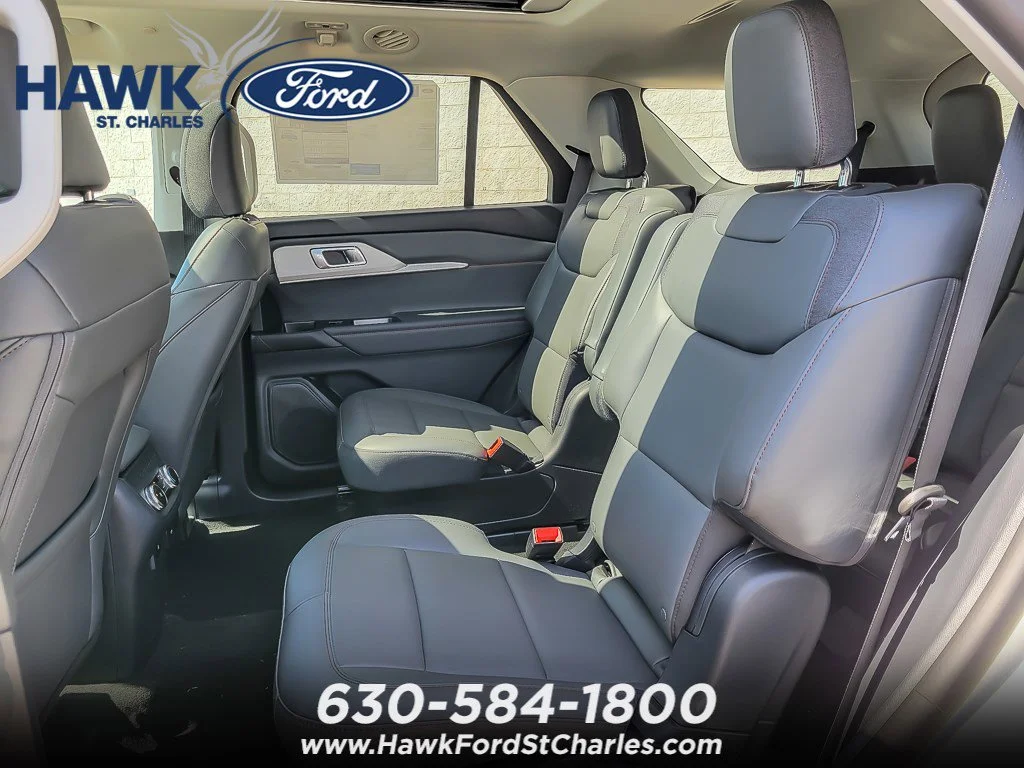 New 2026 Star White Metallic Tri-Coat Ford Active image 9