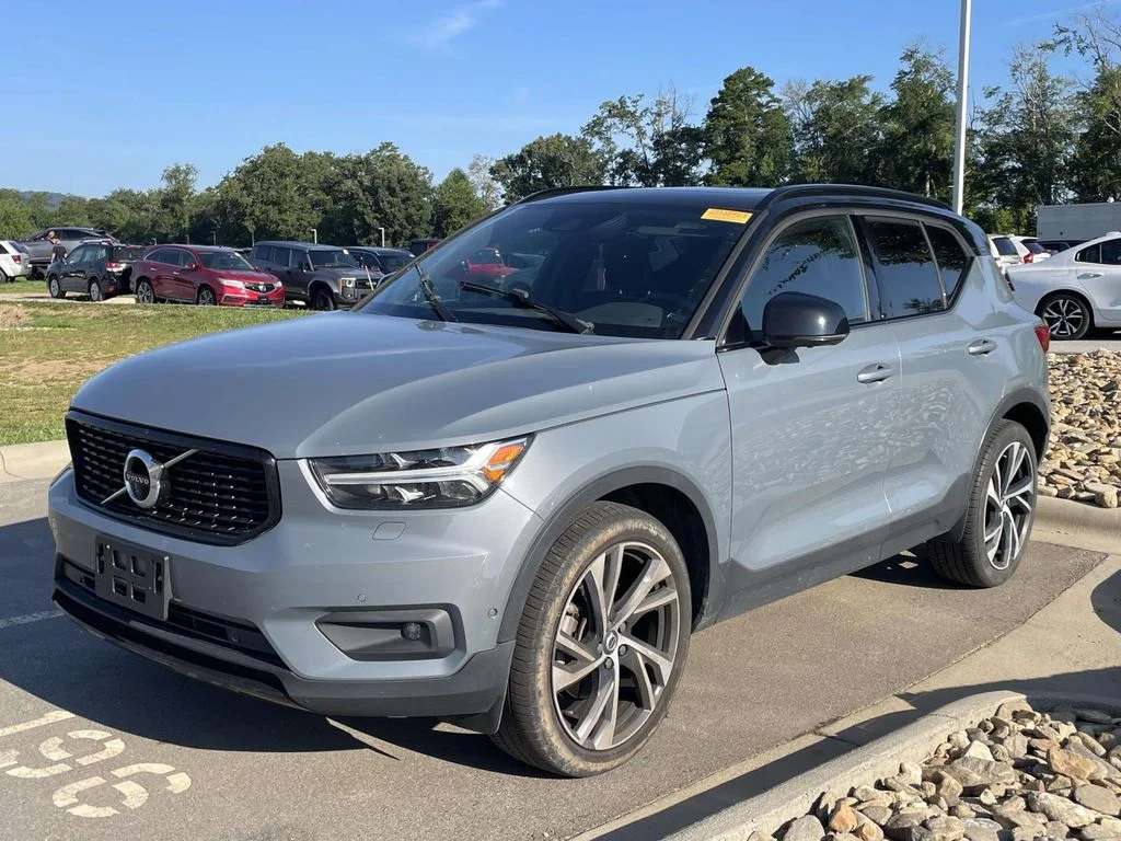 Used 2020 Thunder Grey Metallic Volvo R-Design image 2