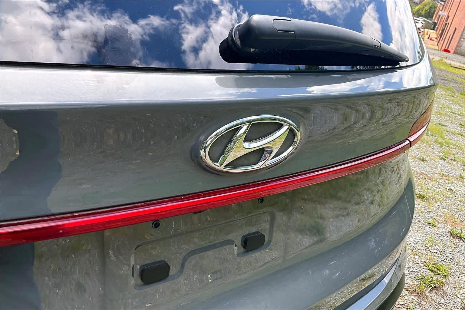 Used 2023 Hampton Gray Hyundai SEL image 31