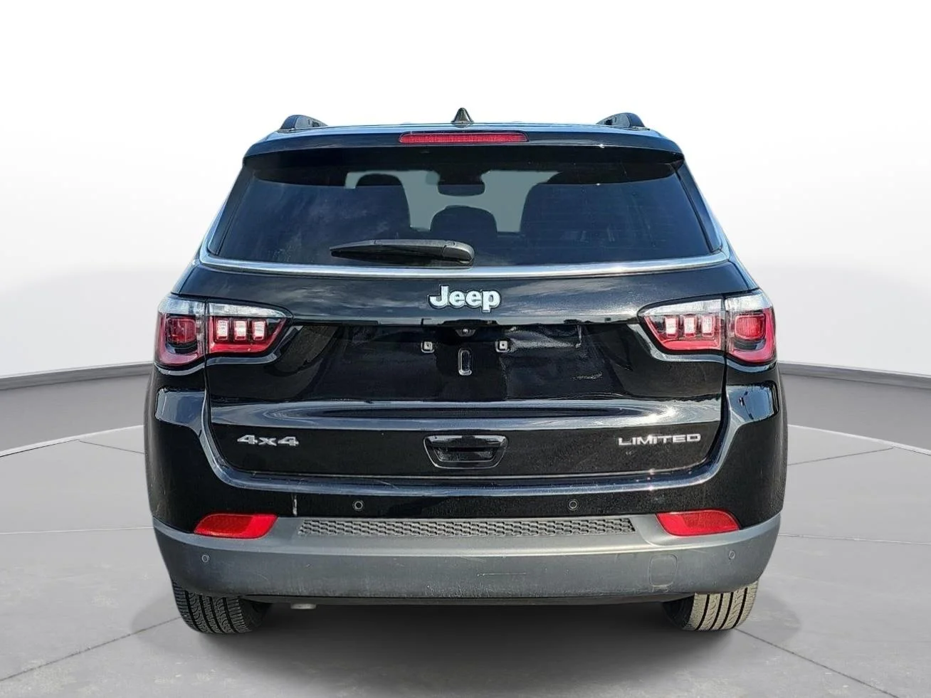 Used 2025 Diamond Black Jeep Limited image 6