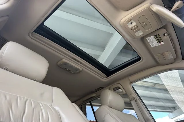 Used 1998  Lexus 470 image 19