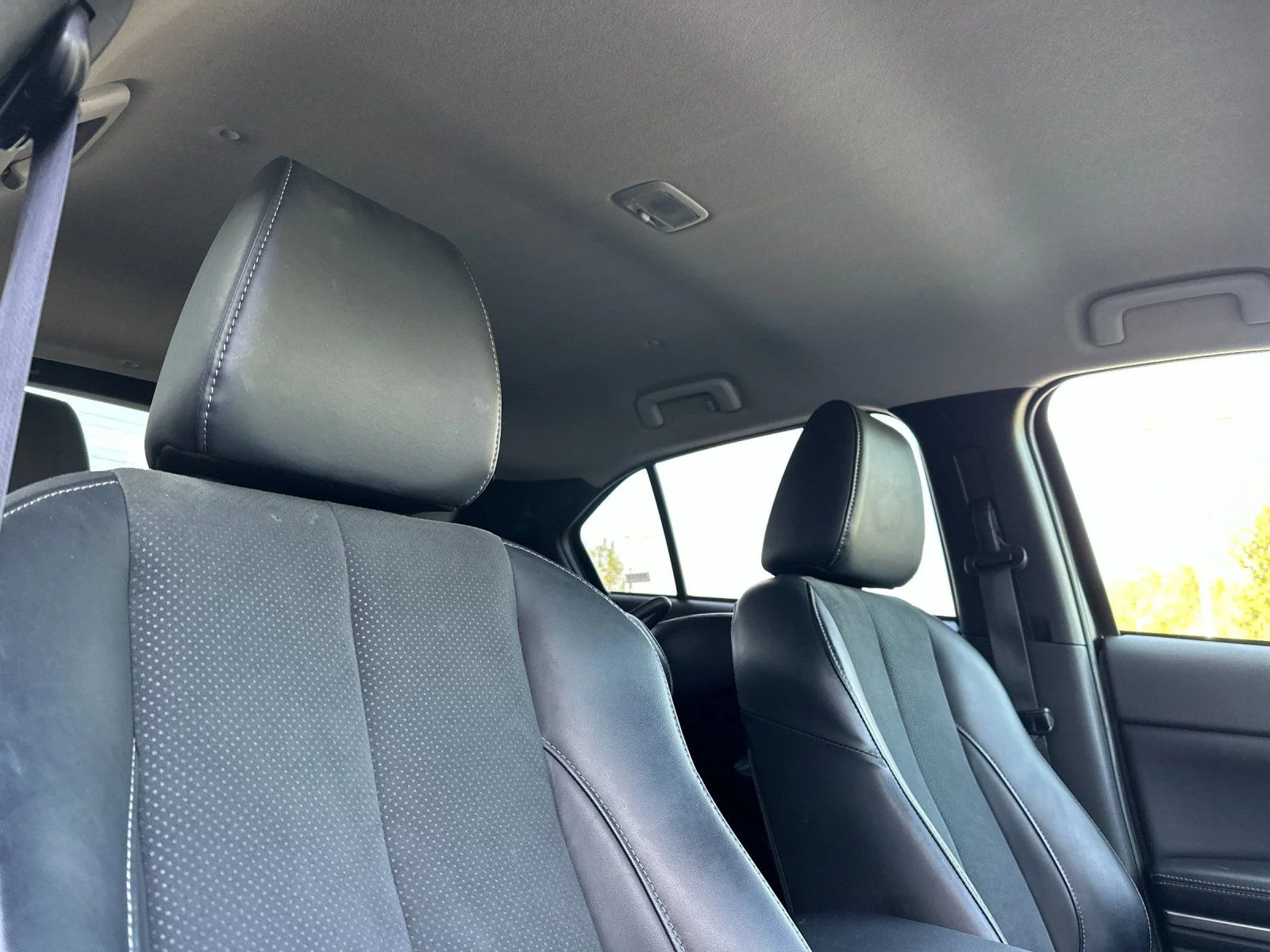 Used 2025 Black Mitsubishi SE image 16