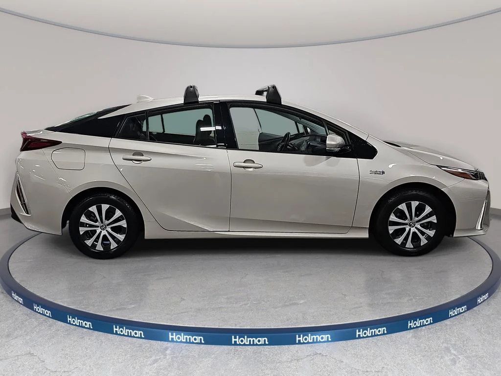 Used 2020 Silver Toyota XLE image 5
