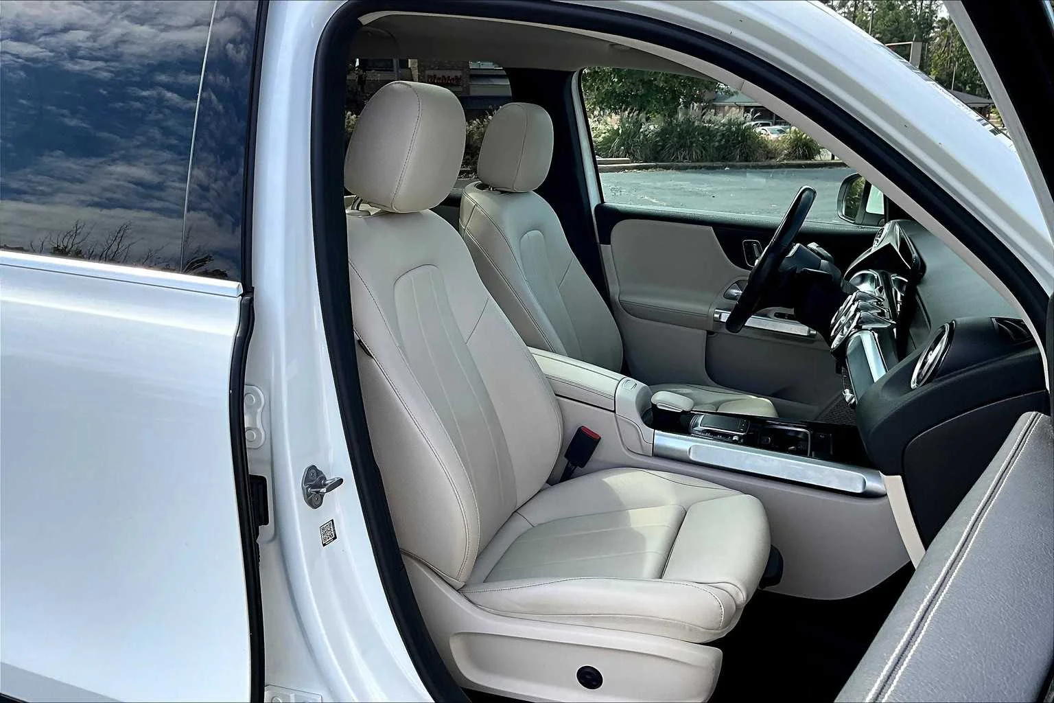 Used 2021 Polar White Mercedes-Benz GLB 250 image 9