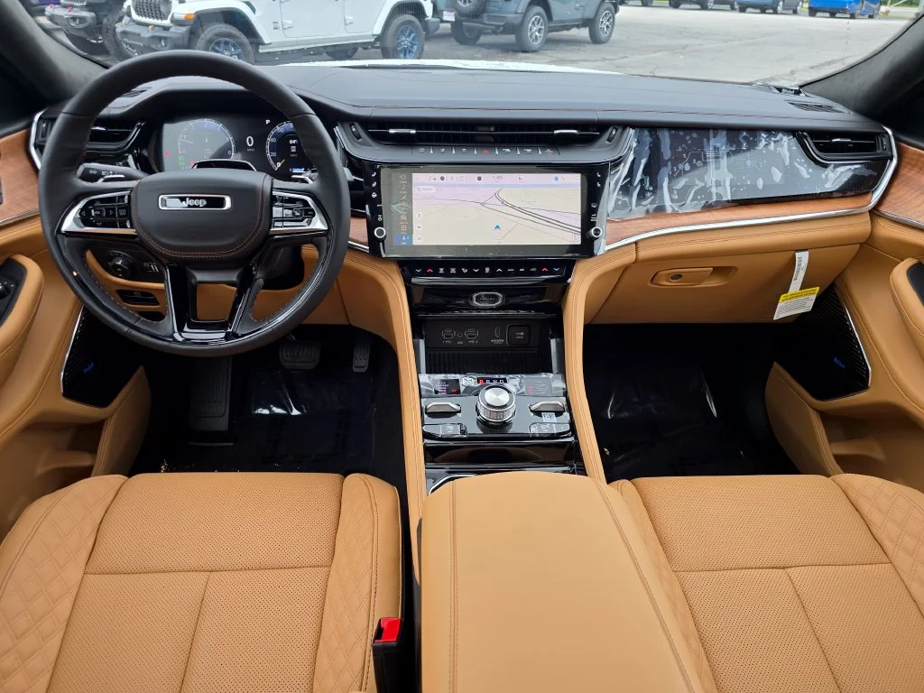 New 2027 White/off-white Jeep Summit image 6