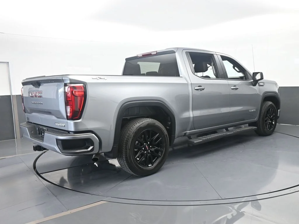 Used 2025 Sterling Metallic GMC Elevation image 6