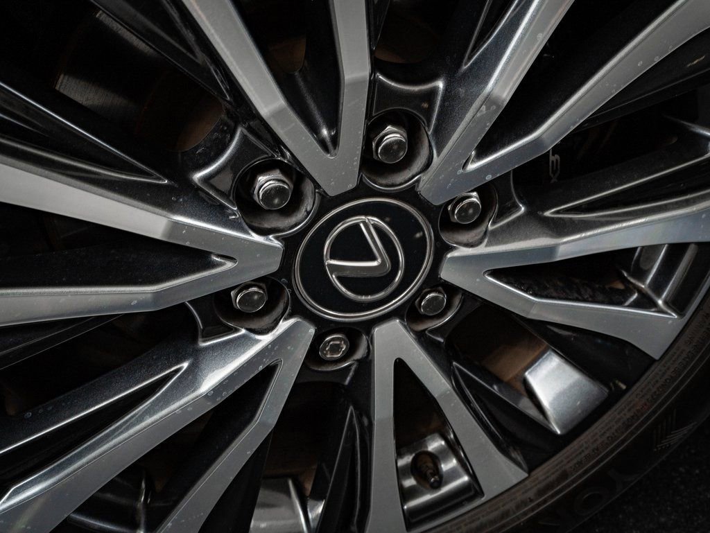Used 2024 White Pearl Lexus 600 Premium image 8