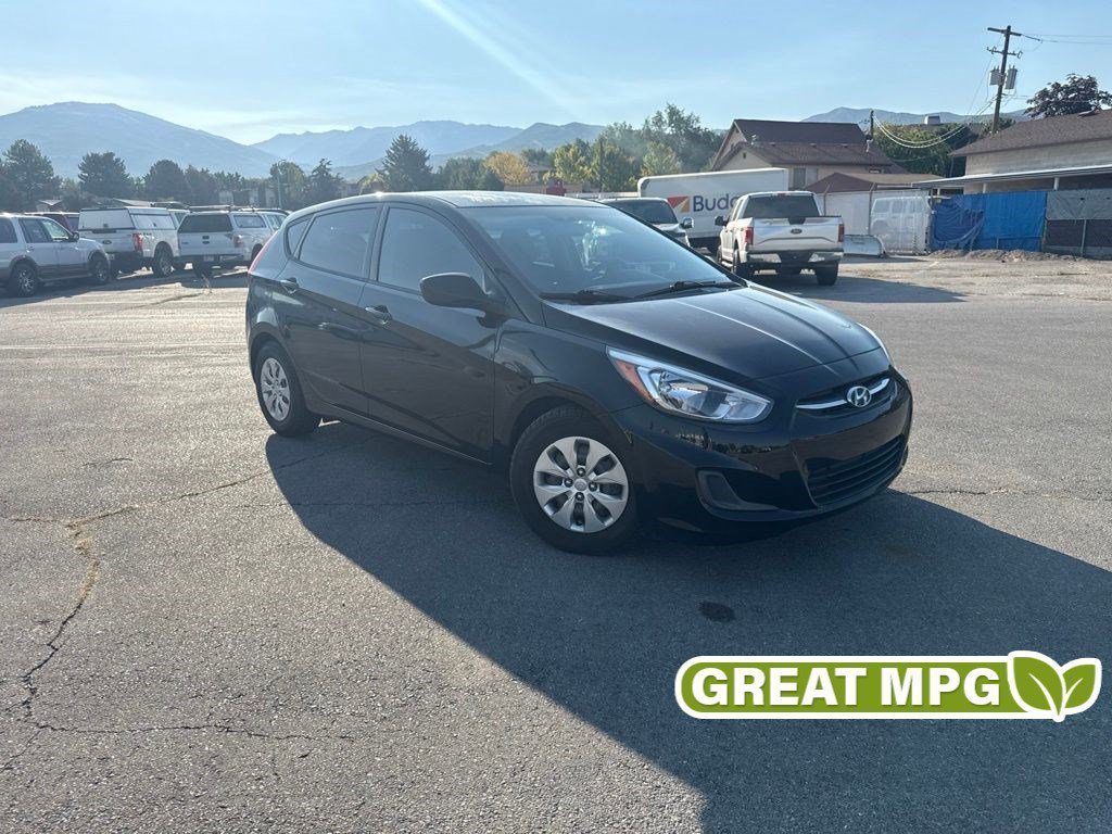 Used 2016 Ultra Black Pearl Hyundai SE image 1
