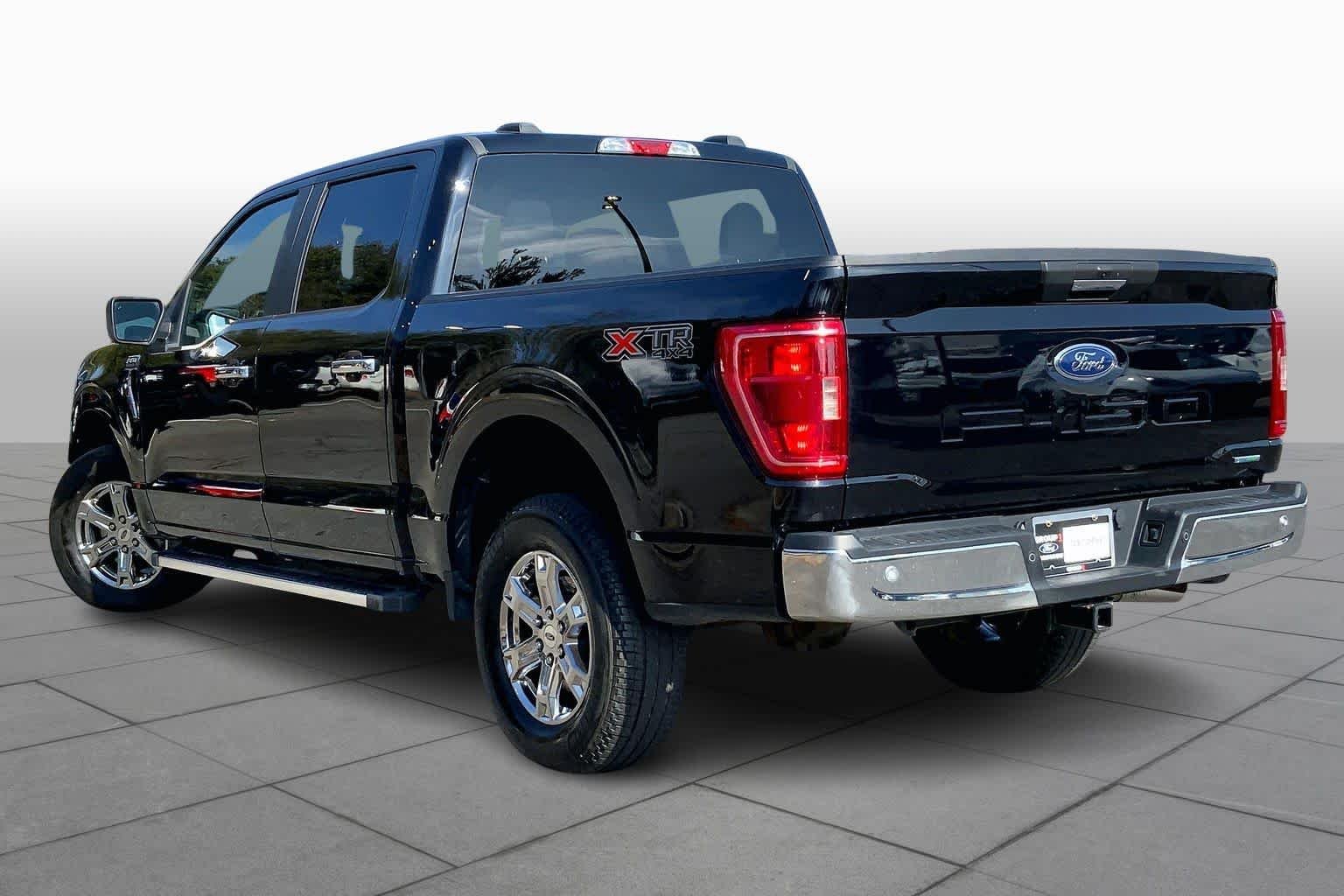 Used 2022 Agate Black Metallic Ford XLT image 24