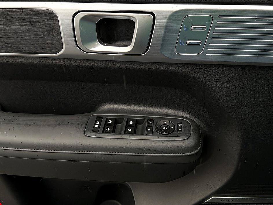 2026 Hyundai Santa Fe Limited - Photo 15