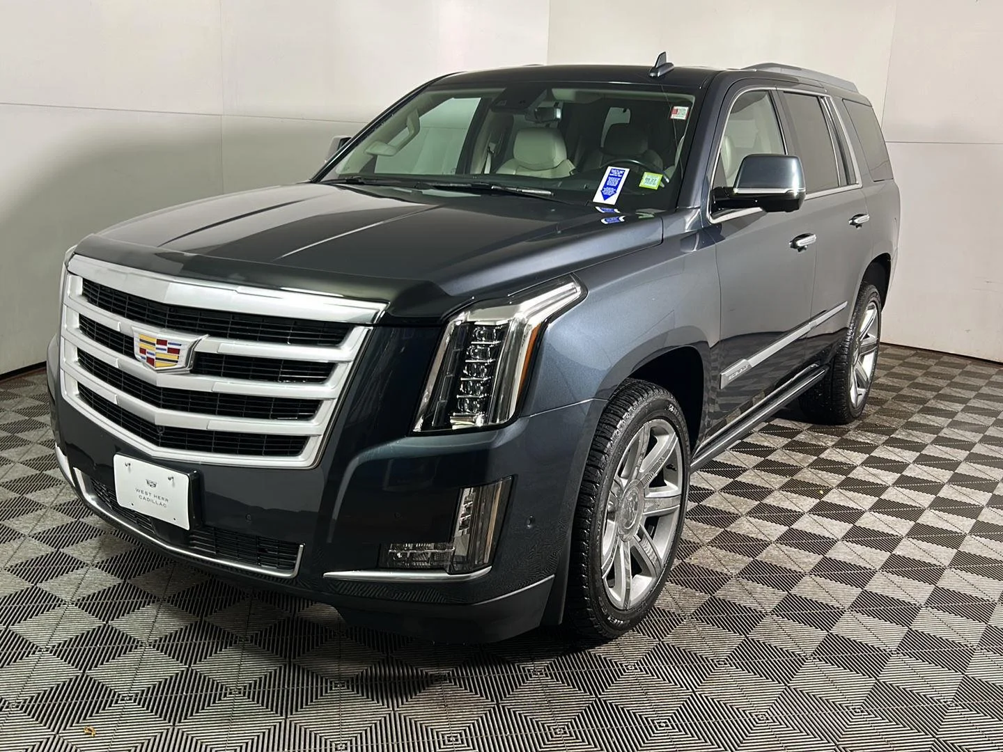 Used 2020 Shadow Metallic Cadillac Premium Luxury image 14