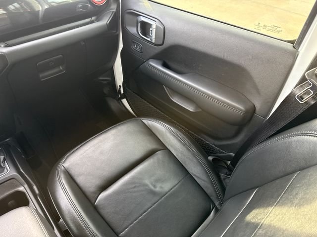 Used 2022 White Jeep Unlimited Sahara Altitude image 15