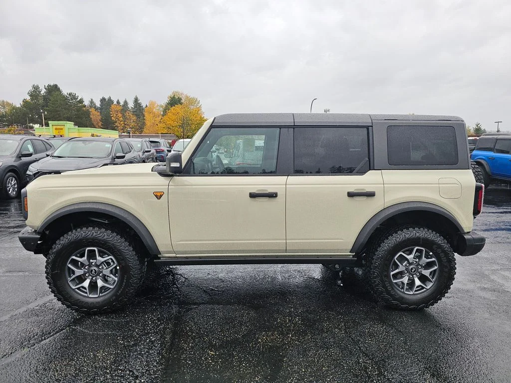 New 2025 Beige Ford Badlands image 4