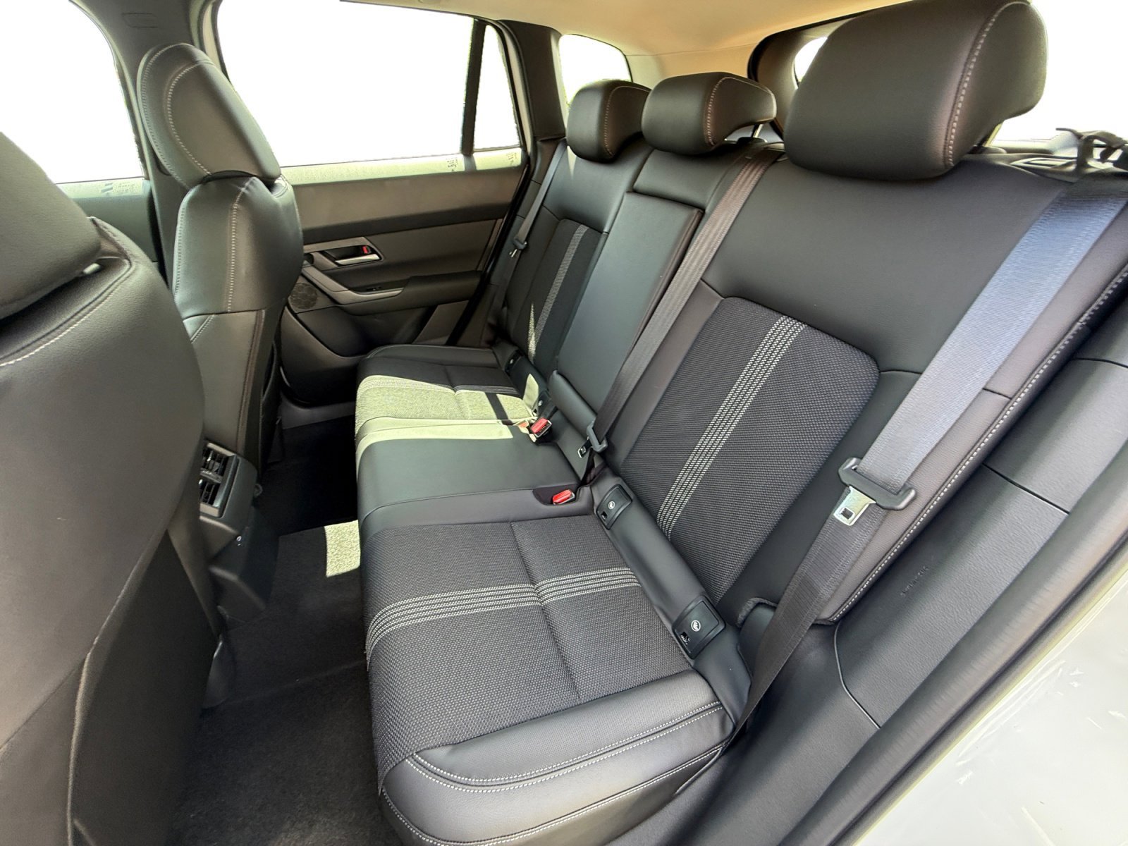 New 2026 Wind Chill Pearl Mazda 2.5 S Preferred image 16