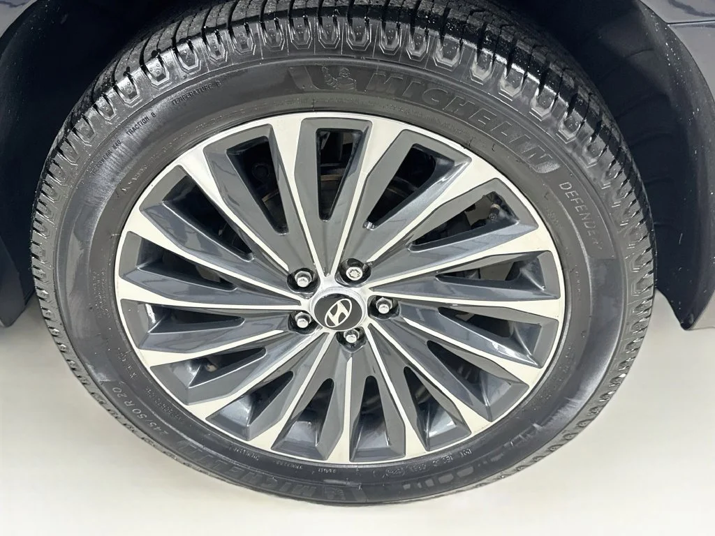 Used 2023 White Hyundai Calligraphy image 43