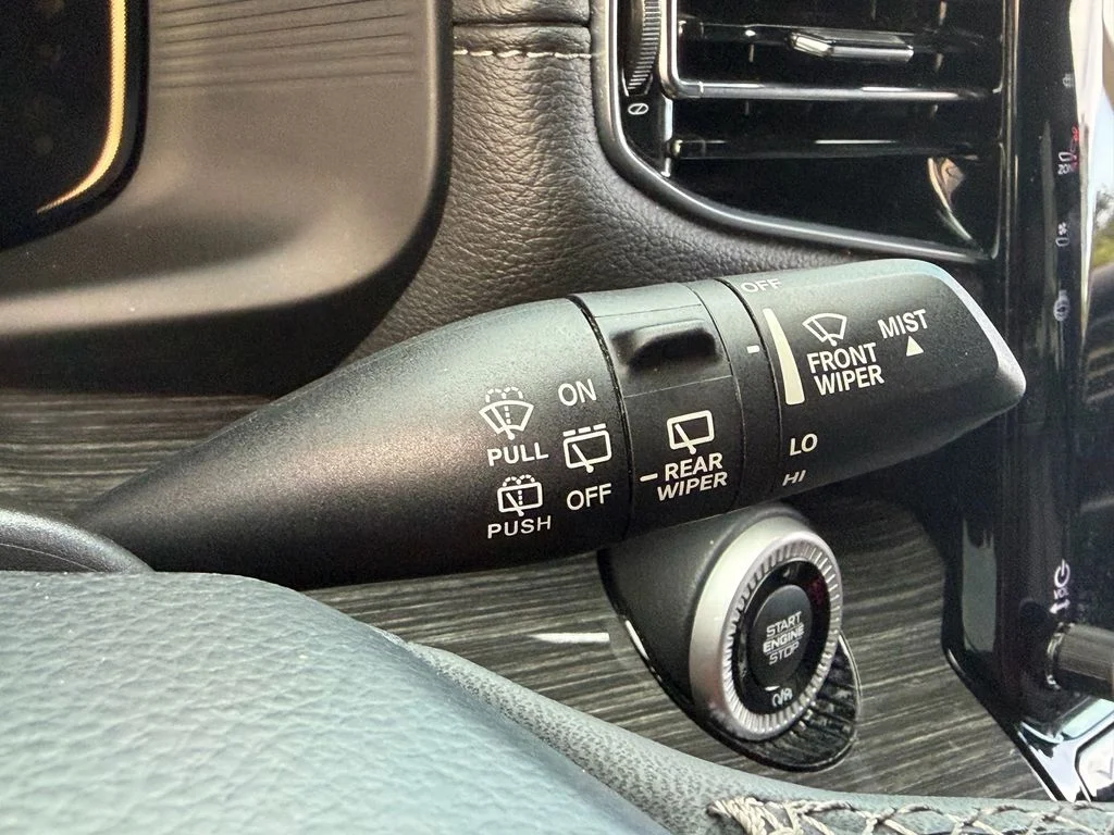 Used 2022 White Jeep Series II image 32