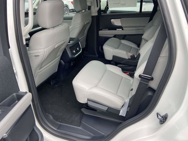 New 2027 Star White Metallic Tri-Coat Ford Active image 6