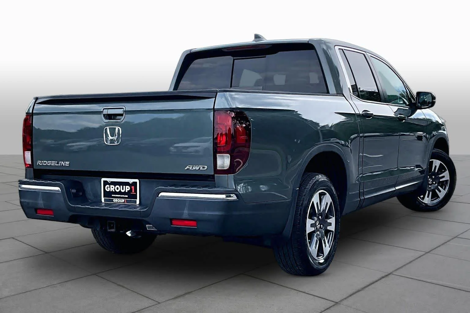 Used 2019 Forest Mist Metallic Honda RTL image 13