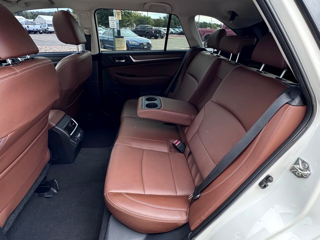 Used 2018 White Subaru 2.5i image 34