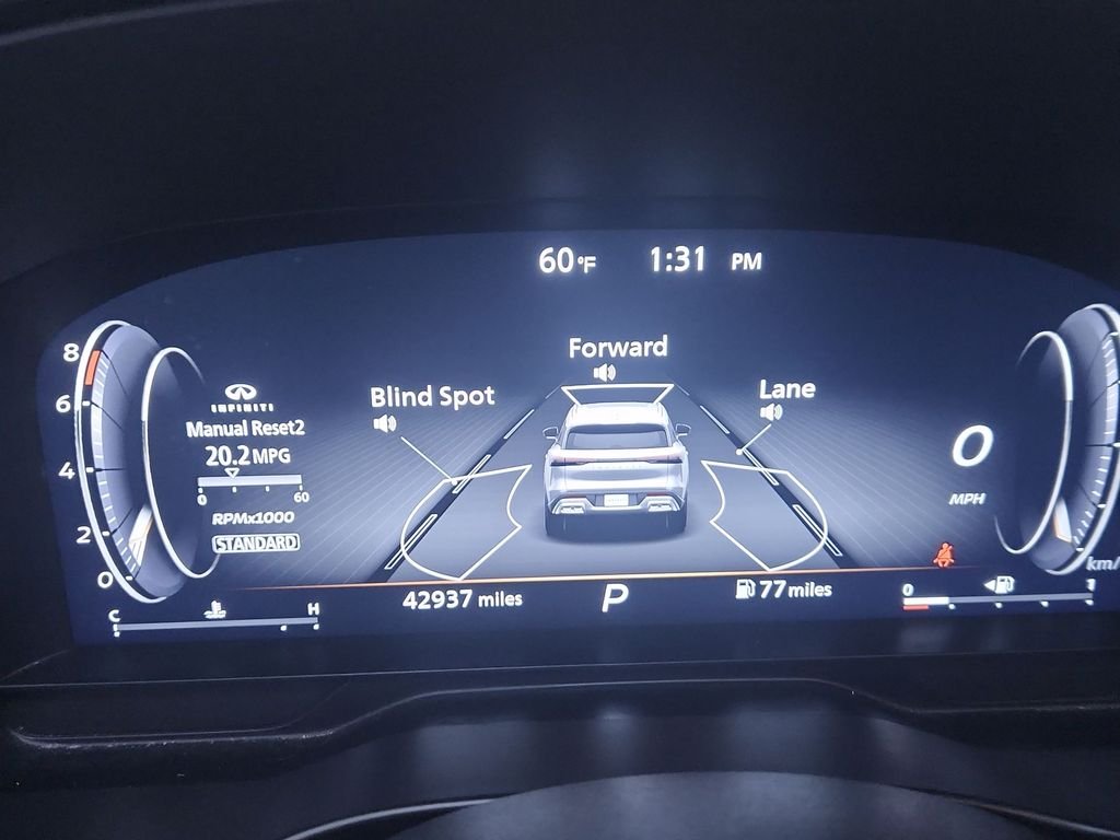 Used 2024 Red INFINITI LUXE image 14