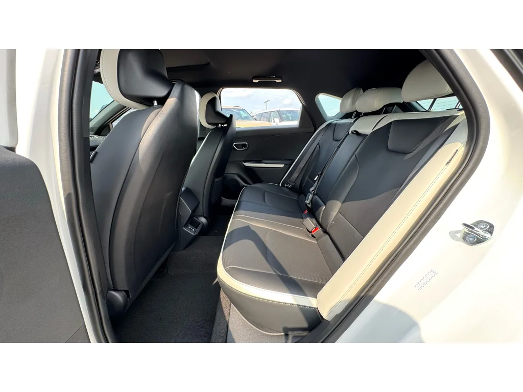 New 2026 Whi Kia GT-Line image 25