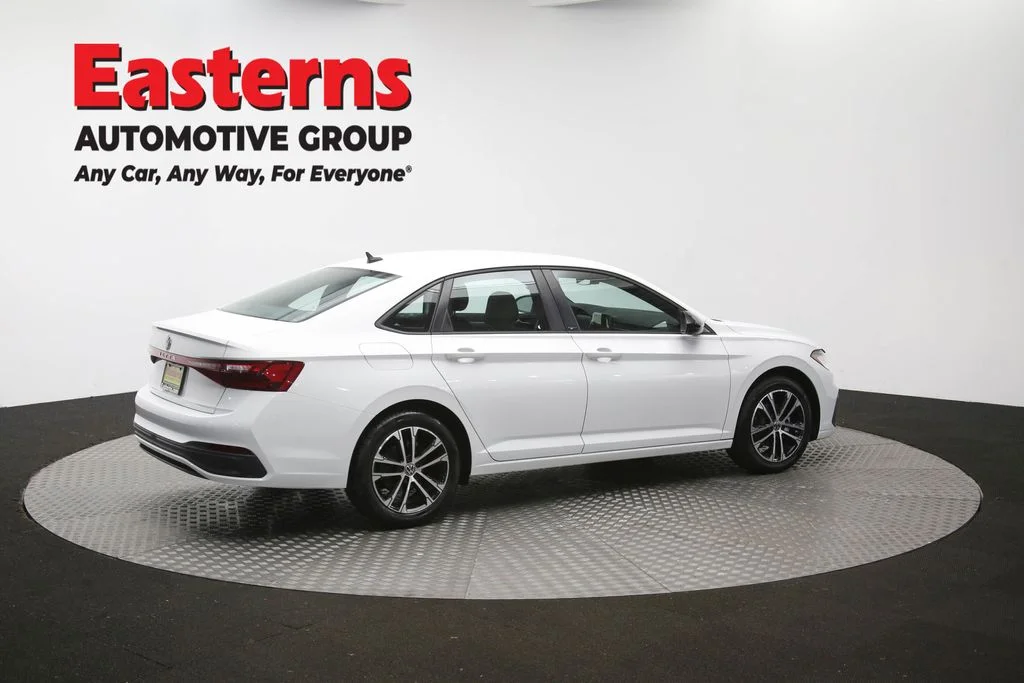 Used 2025 White Volkswagen 1.5T Sport image 40