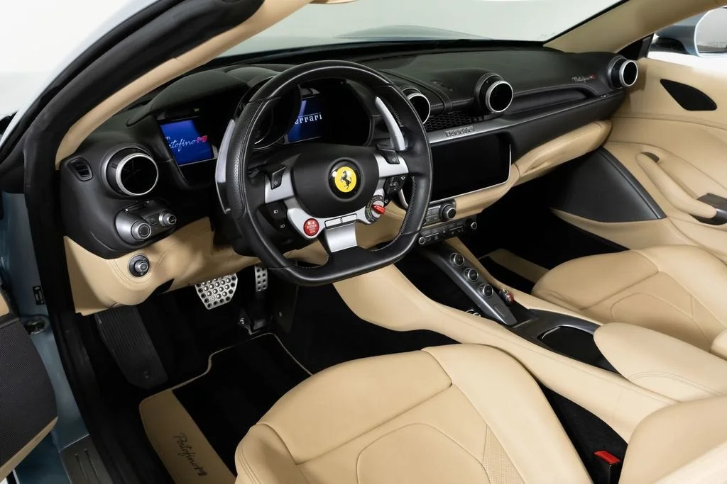 Used 2022 Grigio Alloy Ferrari Base image 4