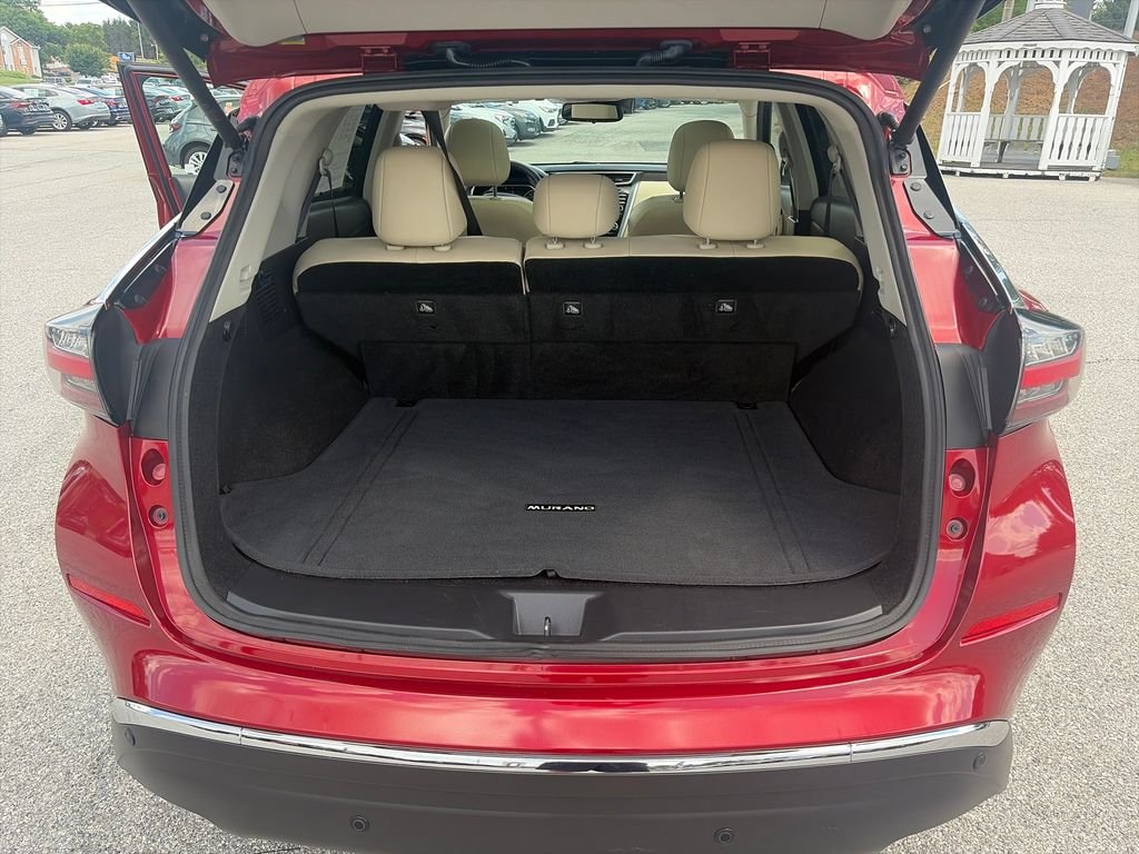 Used 2020 Cayenne Red Metallic Nissan Platinum image 24