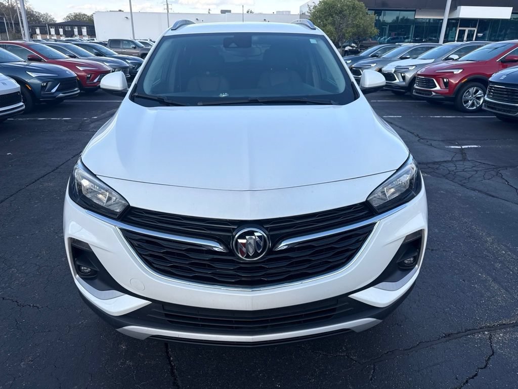 Used 2023 Summit White Buick Select image 3
