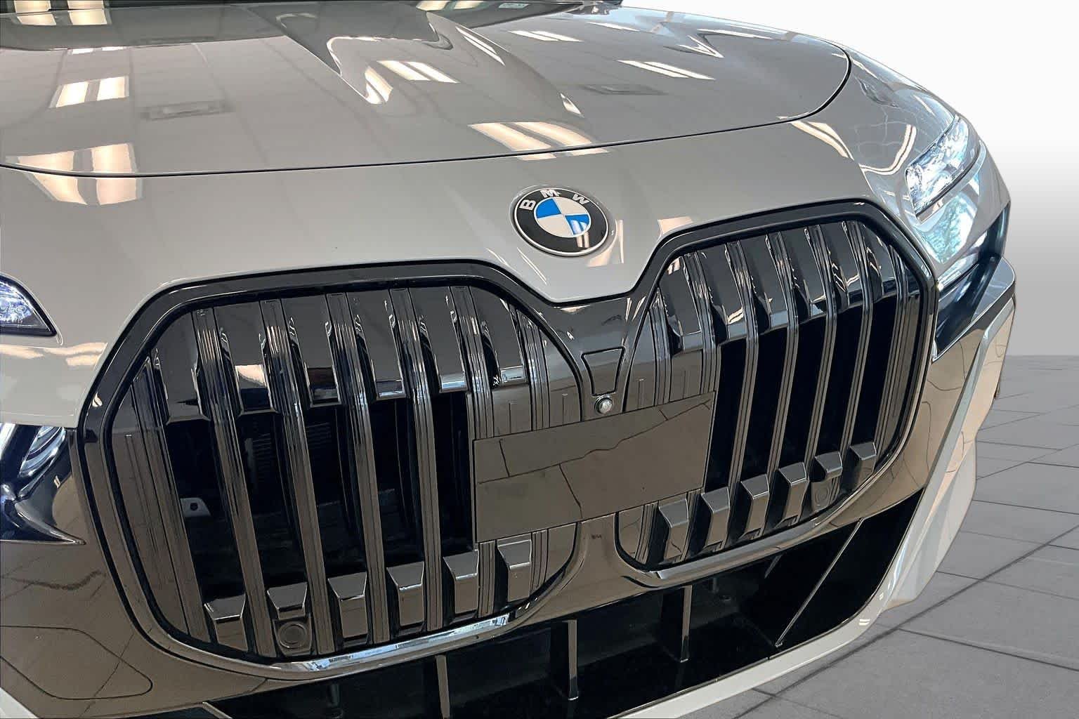 Used 2024 Brooklyn Grey Metallic BMW 760i xDrive image 28