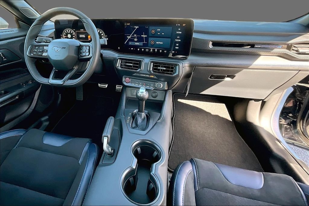 2025 Ford Mustang Dark Horse - Photo 2
