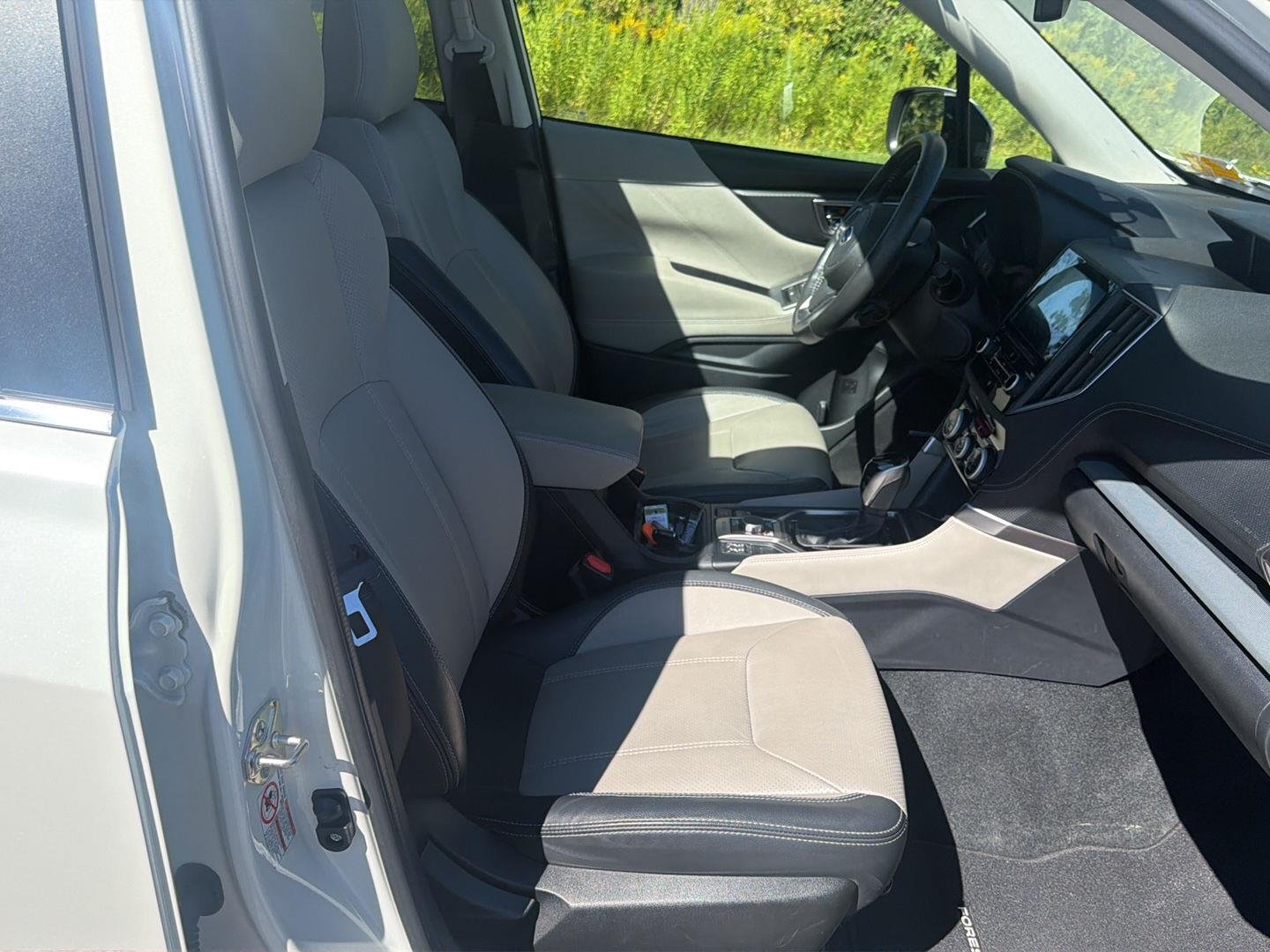 Used 2019 Crystal White Pearl Subaru Limited image 19