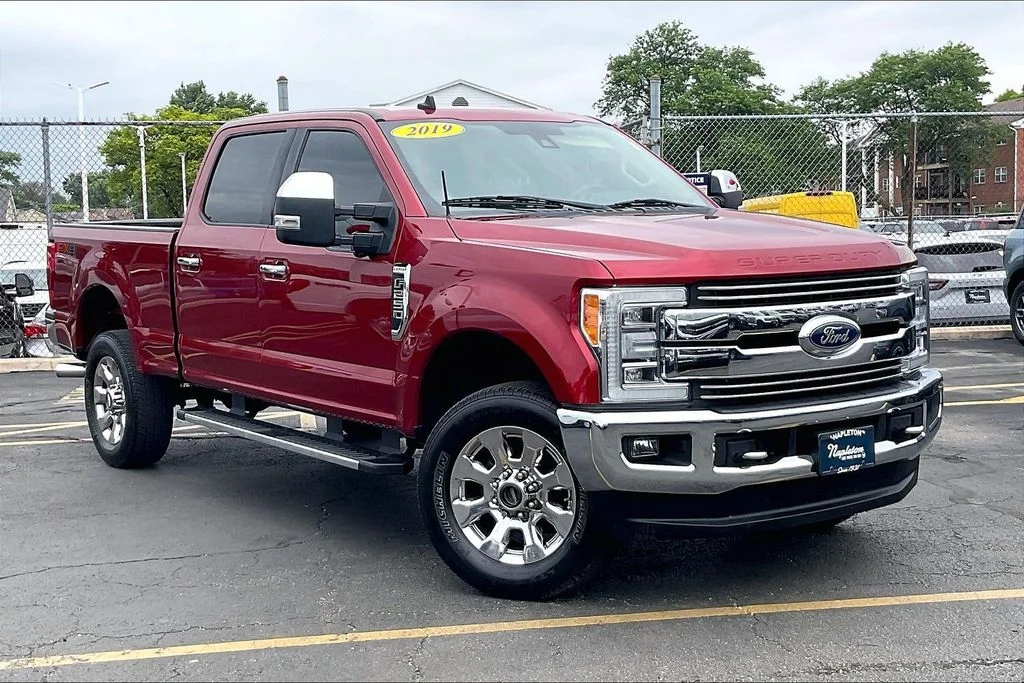 Used 2019 Ruby Red Metallic Ford Lariat image 34