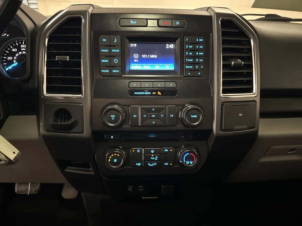 Used 2015 Blue Ford XLT image 24