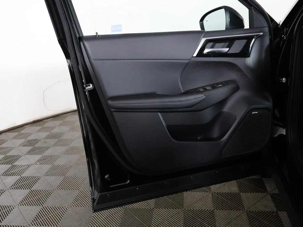 New 2026 Black Mitsubishi SE image 23