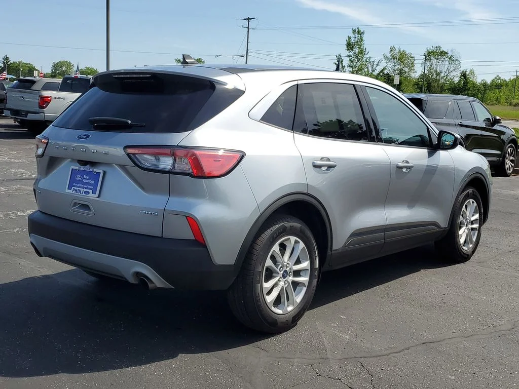Certified Used 2021 Iconic Silver Metallic Ford SE image 4