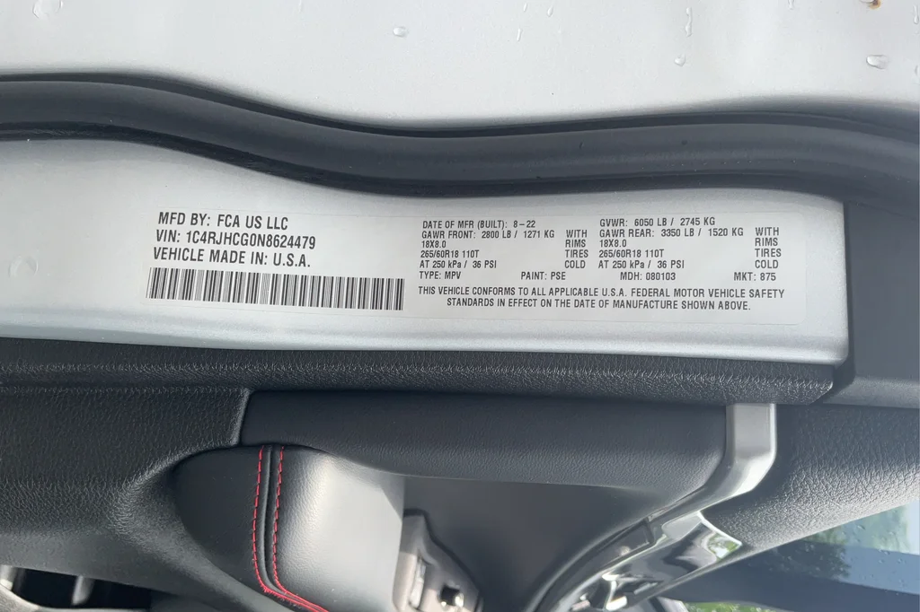 Used 2022 Silver Jeep Trailhawk image 25