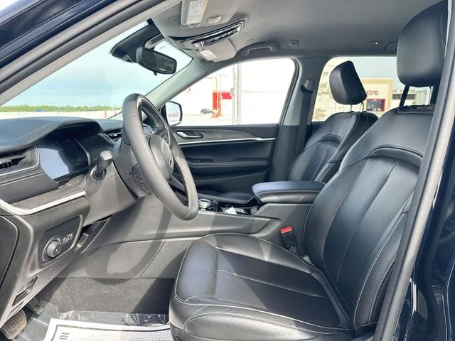 Used 2023 Blue Jeep Limited image 11