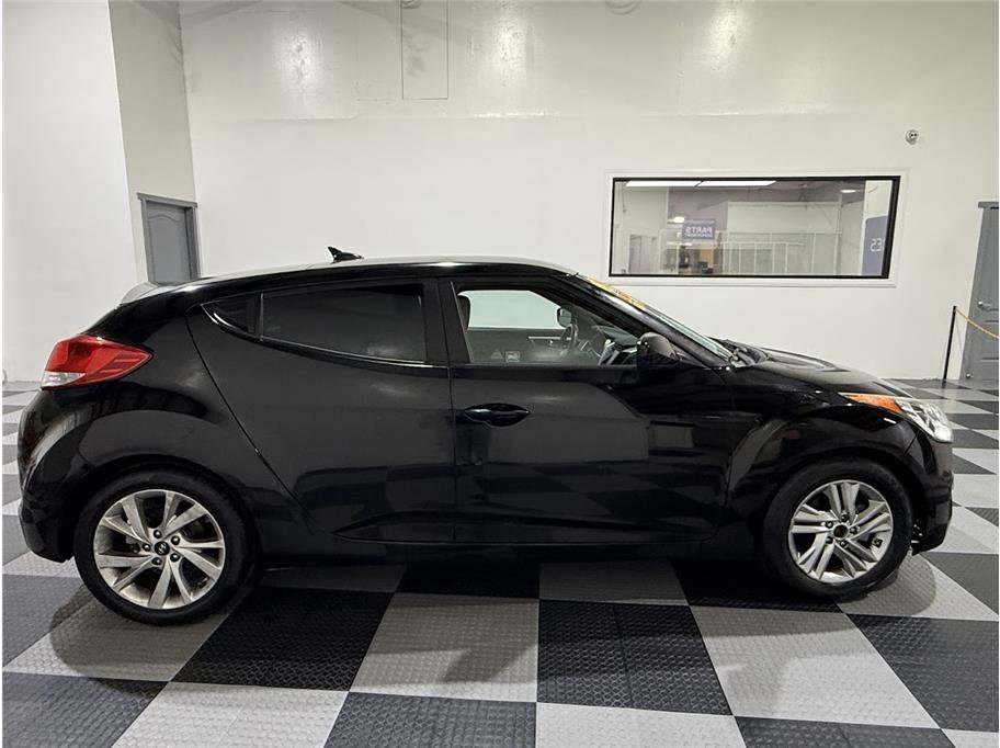 2016 Hyundai Veloster Turbo R-Spec Rally Edition photo 4
