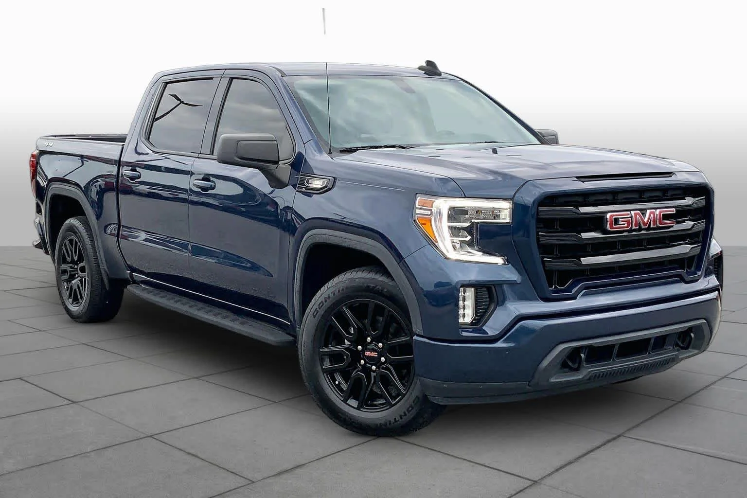 Used 2021 Pacific Blue Metallic GMC Elevation image 3