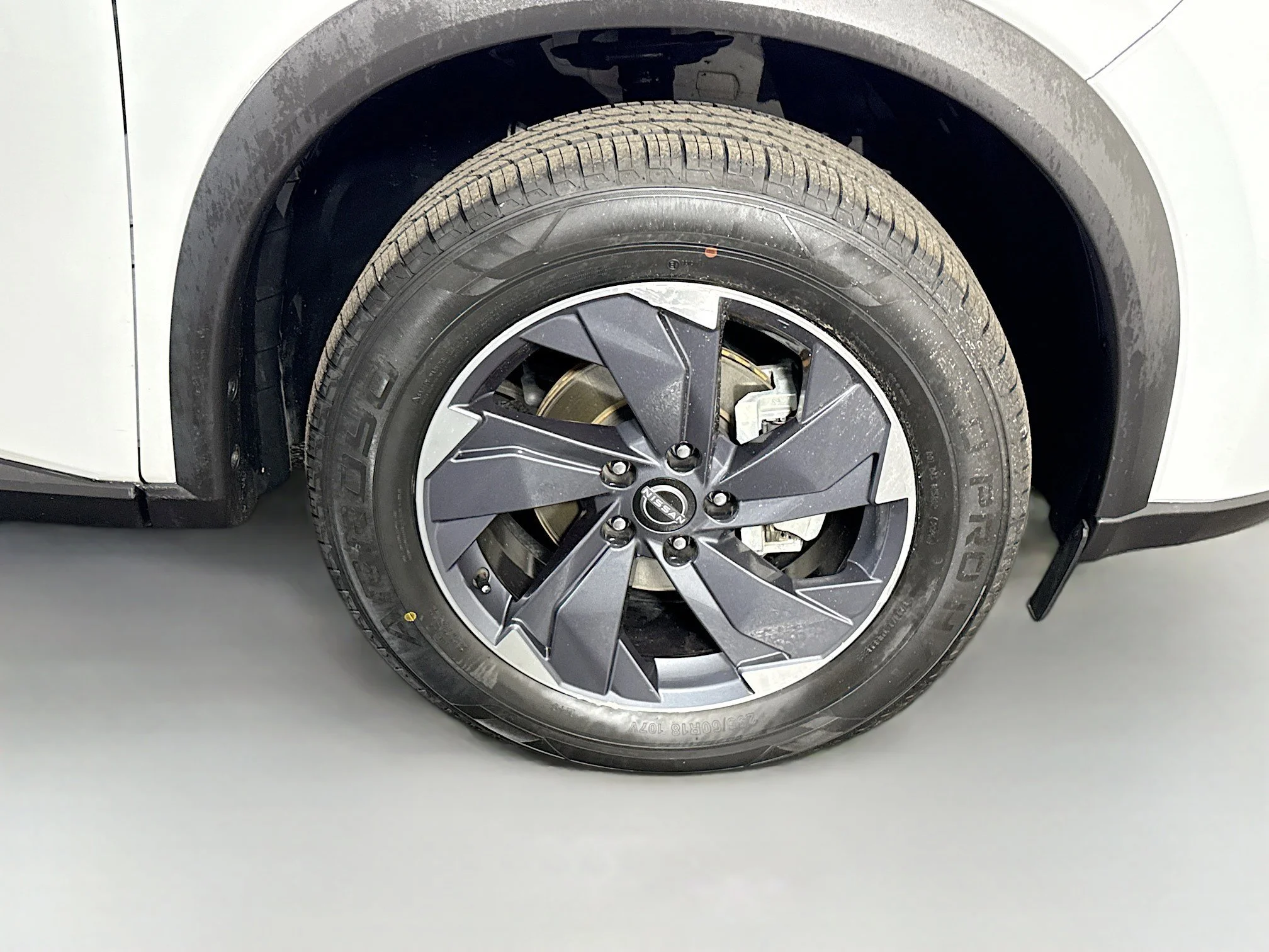 Used 2024 Everest White Pearl Nissan SV image 28