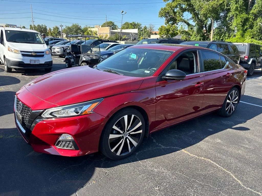Used 2019 Scarlet Ember Tintcoat Nissan 2.5 SR image 7