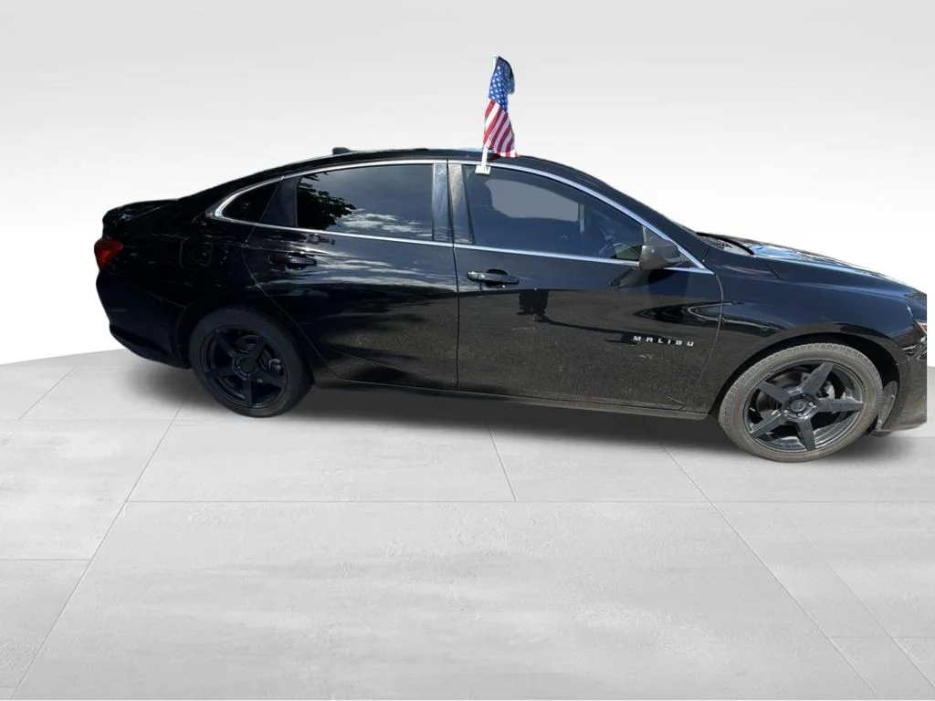 Used 2019 Black Chevrolet RS image 6