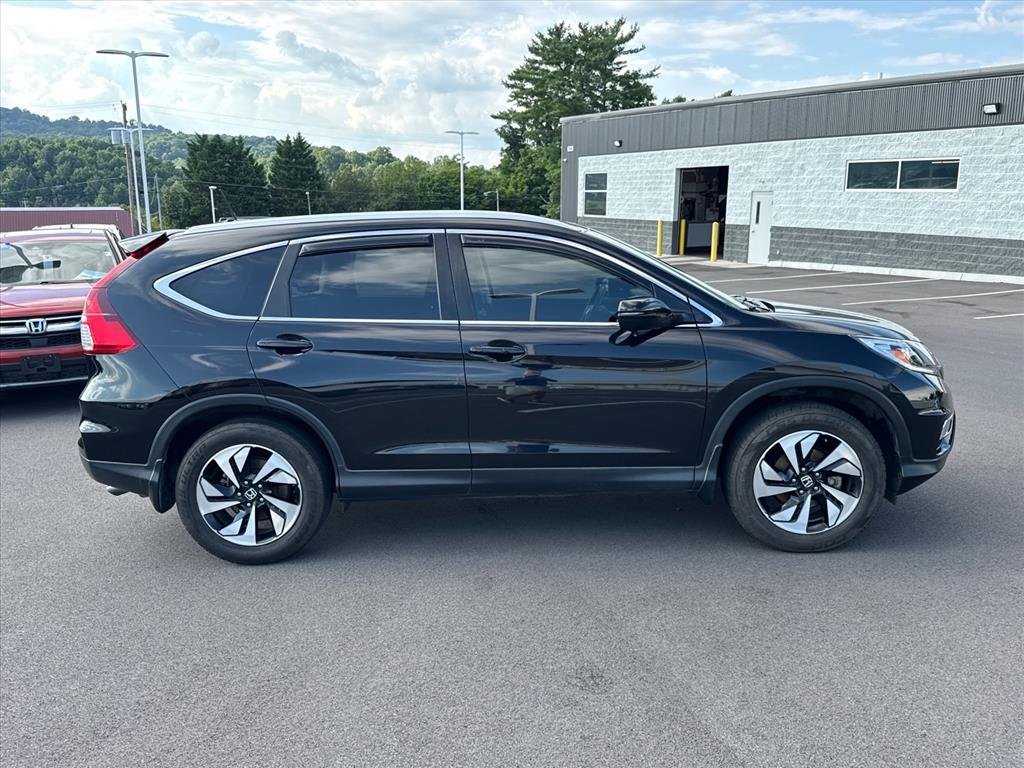 Used 2016 Crystal Black Pearl Honda Touring image 8