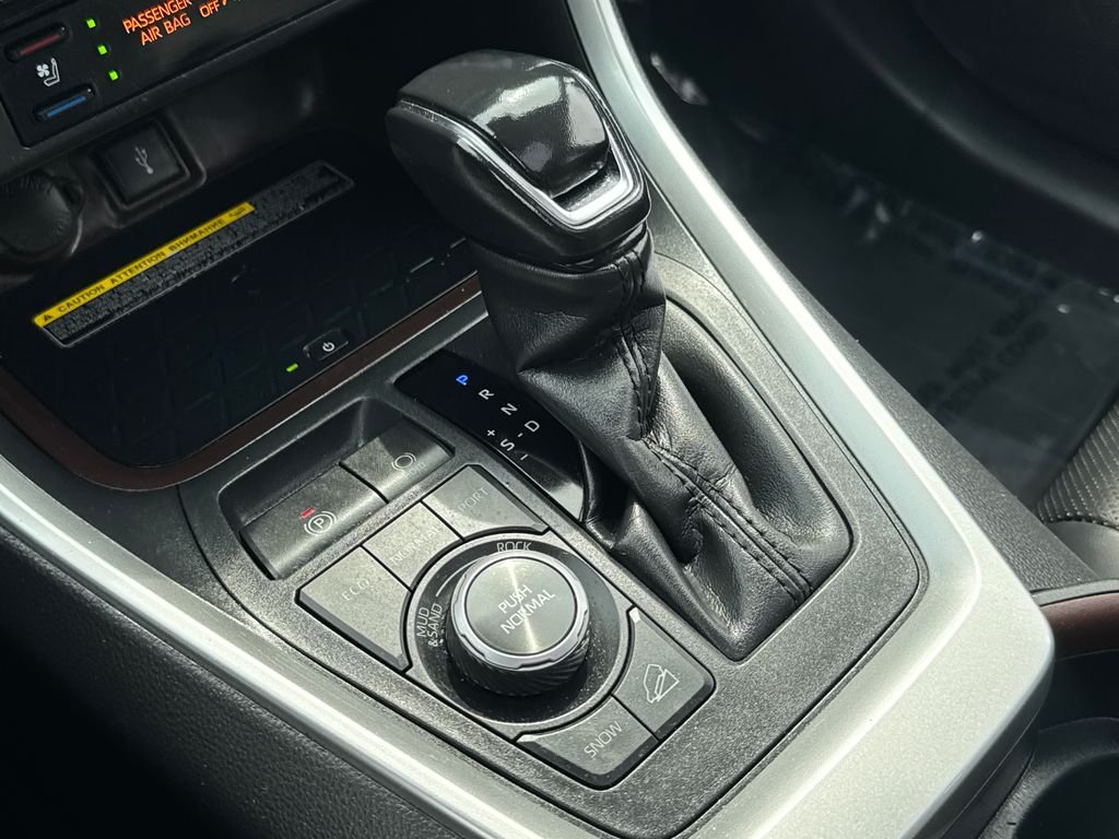 Used 2020 Black Toyota Limited image 29