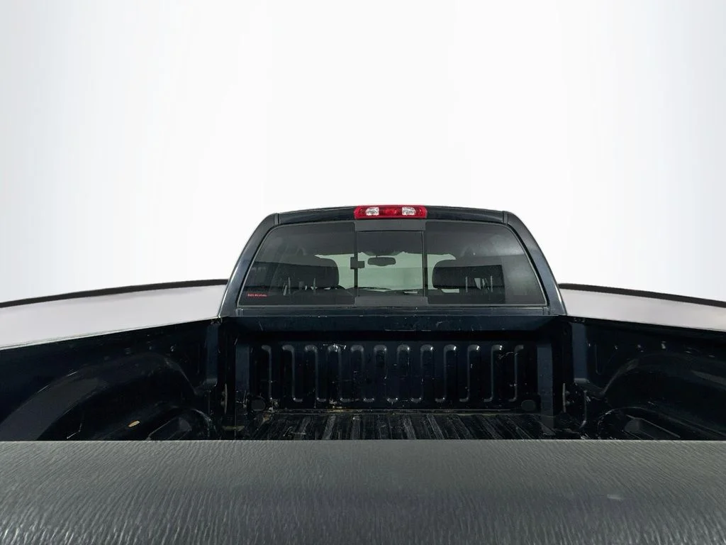 Used 2004 Black Dodge SLT image 28
