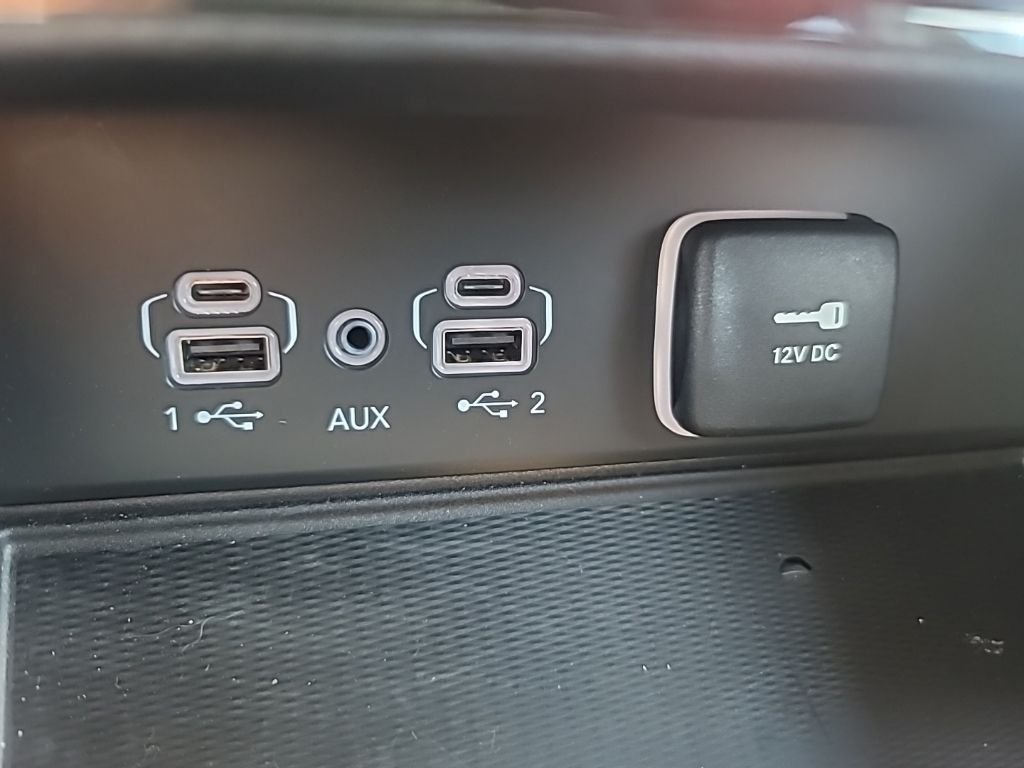 Used 2025 Silver Jeep Limited image 26