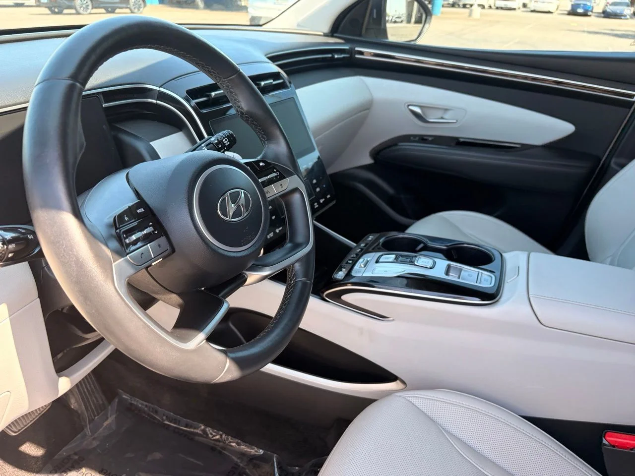 Used 2022 Quartz White Hyundai Limited image 13